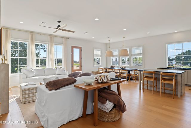 405 Mason Avenue, Long Beach, MS 39560