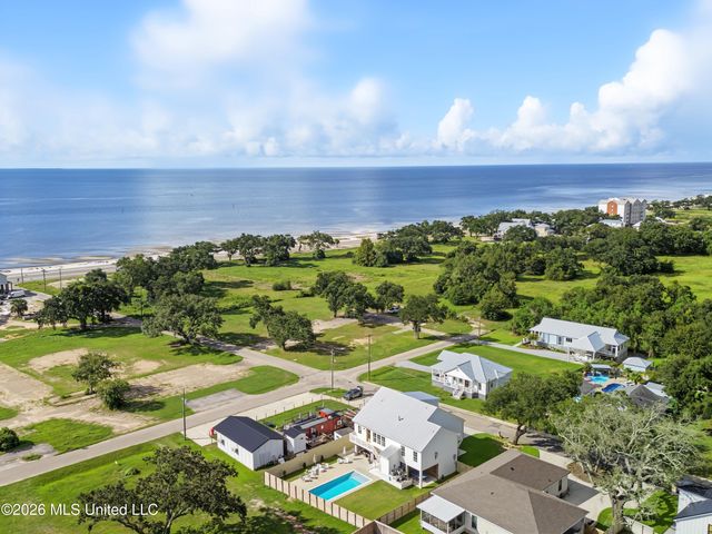 405 Mason Avenue, Long Beach, MS 39560