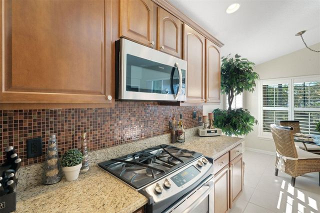 137 SEDONIA COURT, Davenport, FL 33837