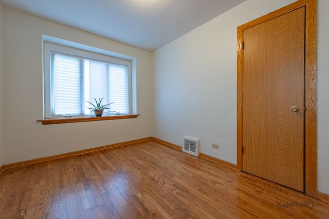 3933 W 69th Place, Chicago, IL 60629