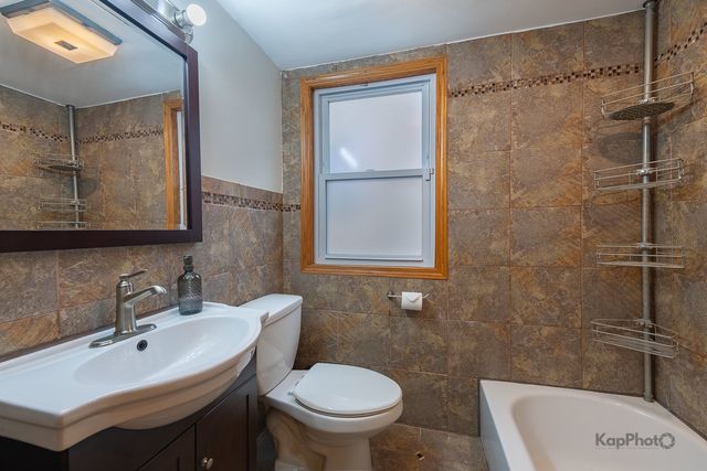 3933 W 69th Place, Chicago, IL 60629