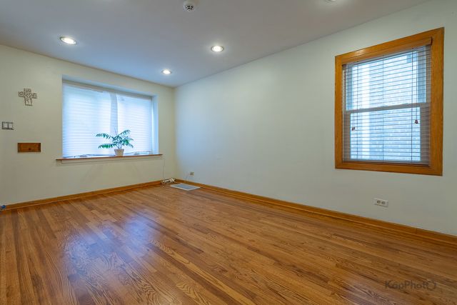 3933 W 69th Place, Chicago, IL 60629