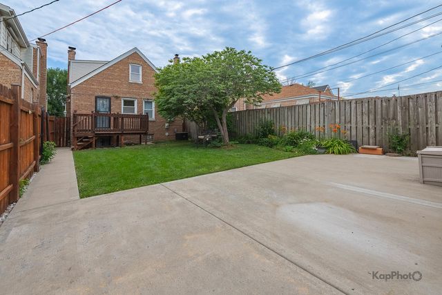 3933 W 69th Place, Chicago, IL 60629