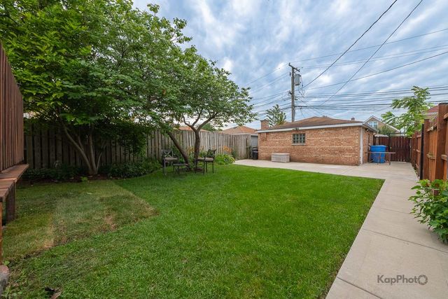 3933 W 69th Place, Chicago, IL 60629