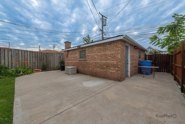 3933 W 69th Place, Chicago, IL 60629