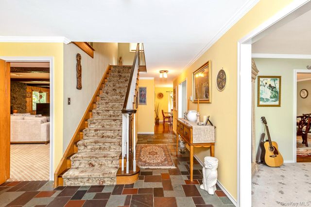 1 Valleywood Court W, Head Of The Harbor, NY 11780