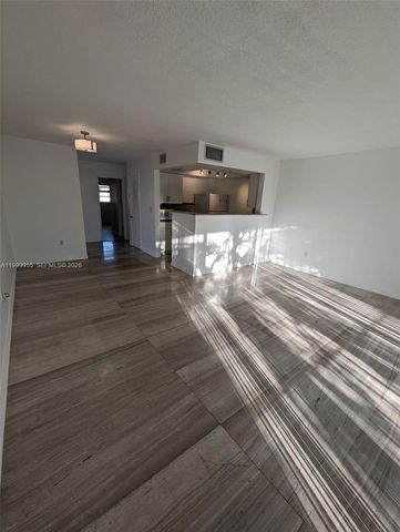 7360 SW 82nd St E202, Miami, FL 33143