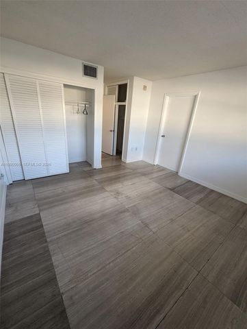 7360 SW 82nd St E202, Miami, FL 33143