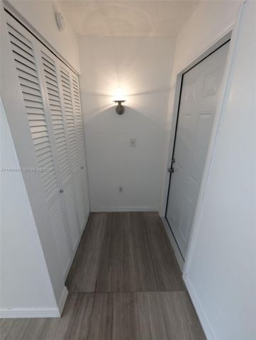 7360 SW 82nd St E202, Miami, FL 33143