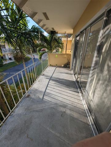 7360 SW 82nd St E202, Miami, FL 33143