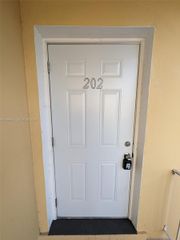 7360 SW 82nd St E202, Miami, FL 33143