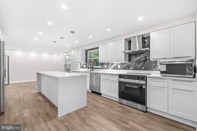 4046 TARPON LN, Woodbridge, VA 22193