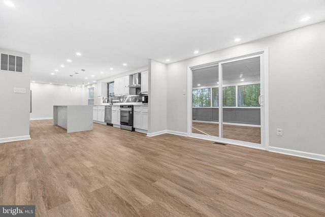 4046 TARPON LN, Woodbridge, VA 22193