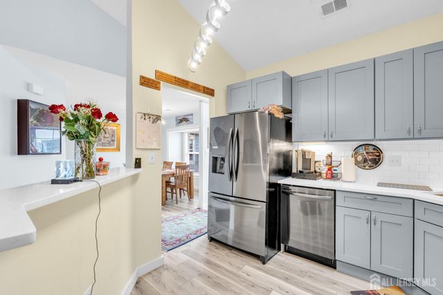 1 Truro Drive F, Monroe, NJ 08831