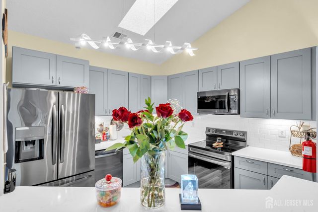 1 Truro Drive F, Monroe, NJ 08831
