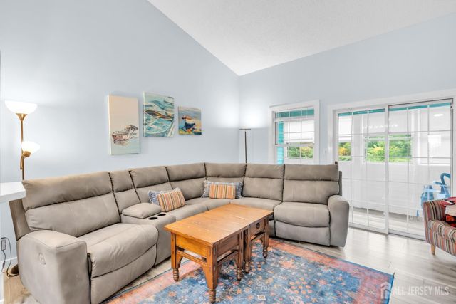 1 Truro Drive F, Monroe, NJ 08831
