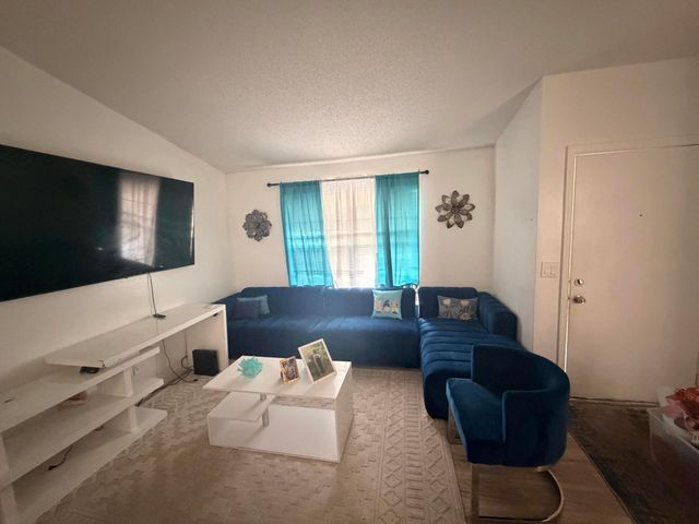 5437 Greenwood Drive, Delray Beach, FL 33484