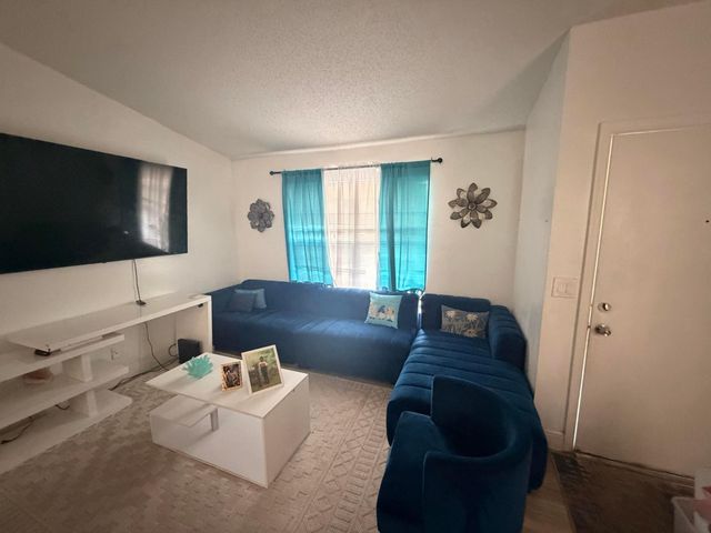 5437 Greenwood Drive, Delray Beach, FL 33484