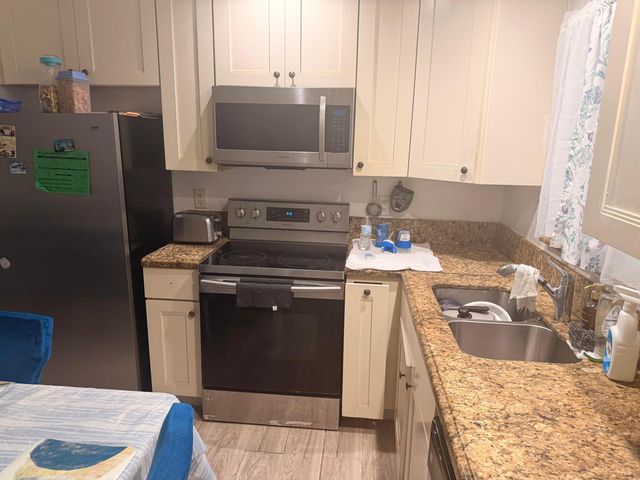 5437 Greenwood Drive, Delray Beach, FL 33484