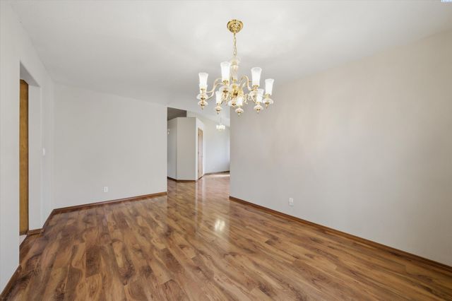 7239 W 15th Ave, Kennewick, WA 99338