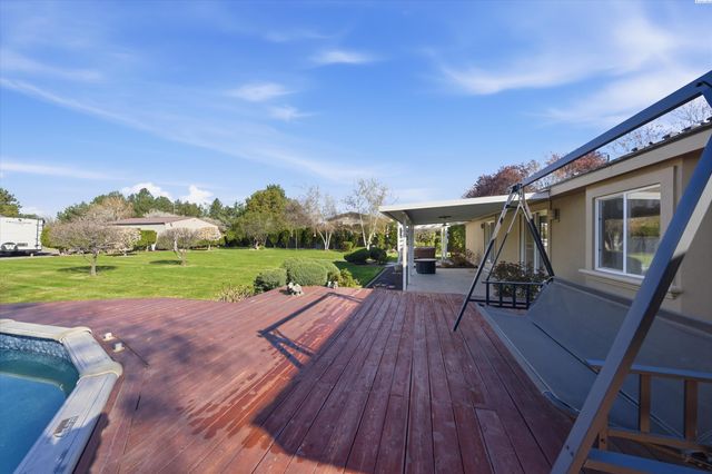 7239 W 15th Ave, Kennewick, WA 99338