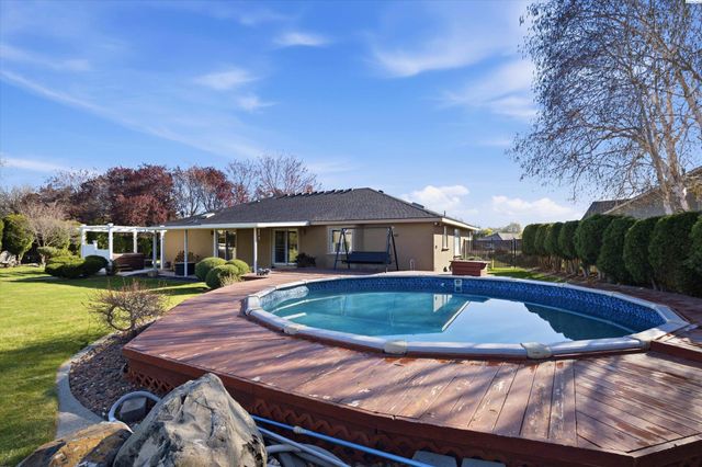 7239 W 15th Ave, Kennewick, WA 99338