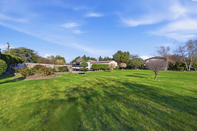 7239 W 15th Ave, Kennewick, WA 99338