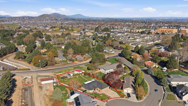 7239 W 15th Ave, Kennewick, WA 99338