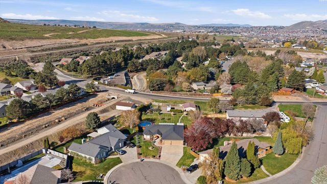 7239 W 15th Ave, Kennewick, WA 99338