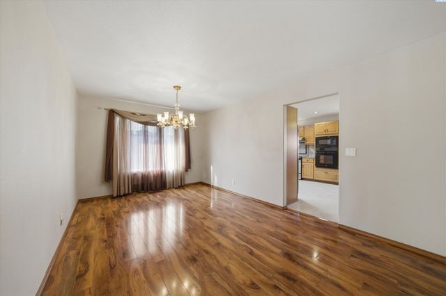 7239 W 15th Ave, Kennewick, WA 99338