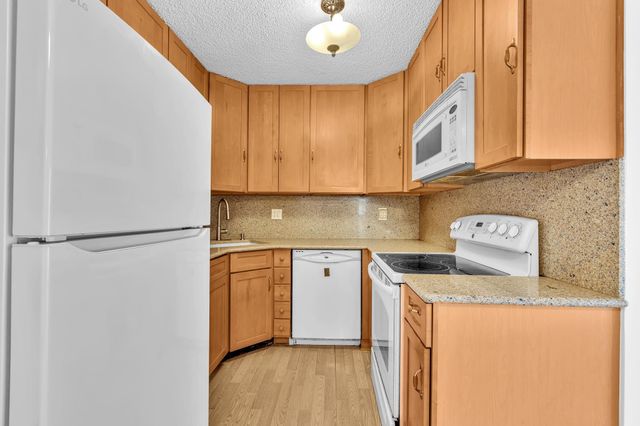 10701 W CLAIRMONT Circle 109, Tamarac, FL 33321