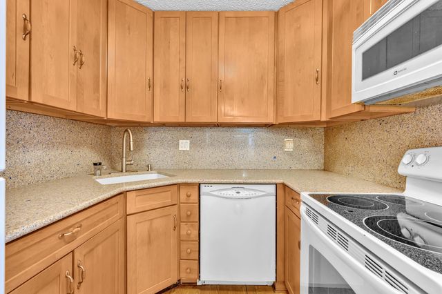 10701 W CLAIRMONT Circle 109, Tamarac, FL 33321