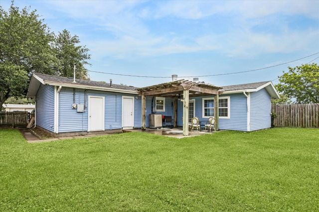 6605 Fairway Drive, Galveston, TX 77551