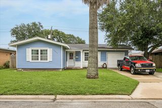 6605 Fairway Drive, Galveston, TX 77551