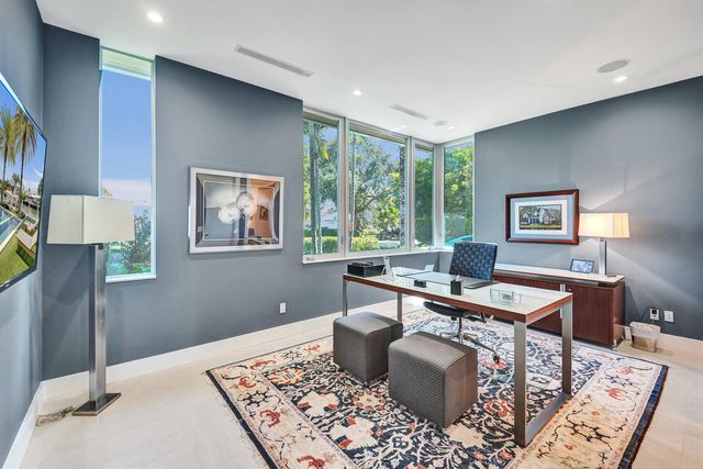 2718 NE 17th Street, Fort Lauderdale, FL 33305
