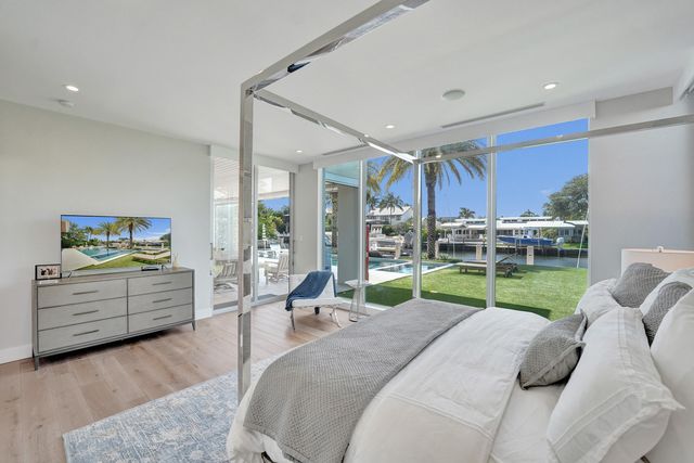 2718 NE 17th Street, Fort Lauderdale, FL 33305