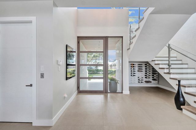 2718 NE 17th Street, Fort Lauderdale, FL 33305