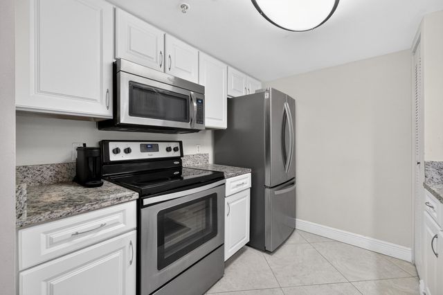 600 SCOTIA Drive 108, Hypoluxo, FL 33462