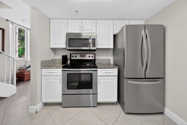 600 SCOTIA Drive 108, Hypoluxo, FL 33462