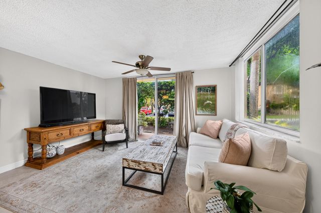 600 SCOTIA Drive 108, Hypoluxo, FL 33462