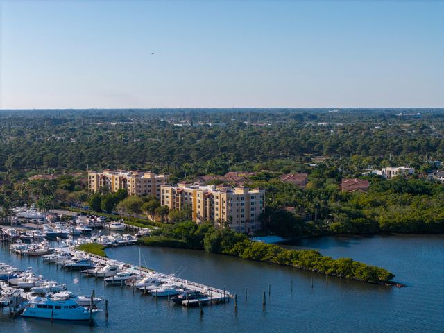 600 SCOTIA Drive 108, Hypoluxo, FL 33462