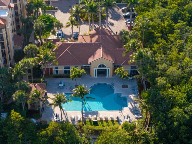 600 SCOTIA Drive 108, Hypoluxo, FL 33462