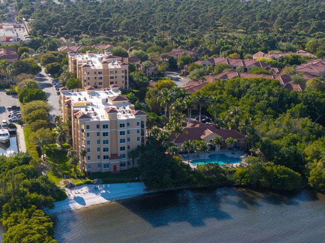 600 SCOTIA Drive 108, Hypoluxo, FL 33462