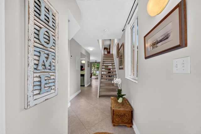 600 SCOTIA Drive 108, Hypoluxo, FL 33462