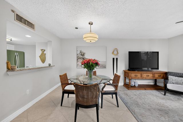 600 SCOTIA Drive 108, Hypoluxo, FL 33462