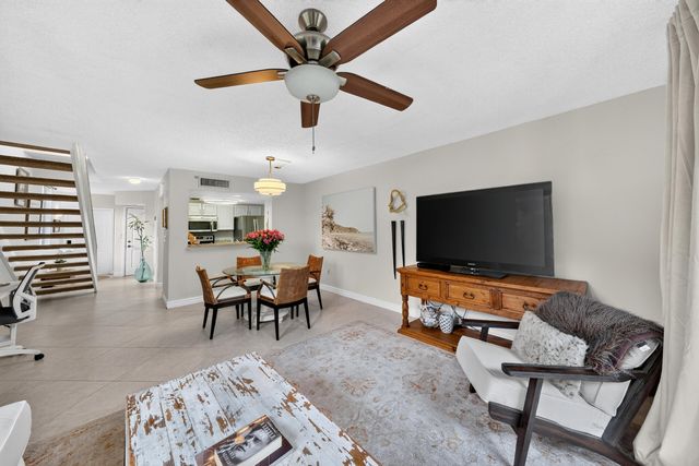 600 SCOTIA Drive 108, Hypoluxo, FL 33462