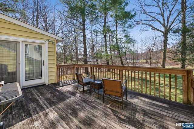 26 N Wardell Road, Livingston, NJ 07039