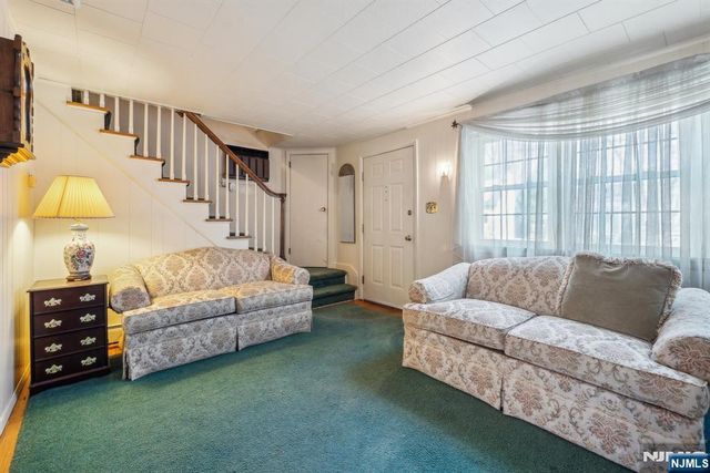 26 N Wardell Road, Livingston, NJ 07039