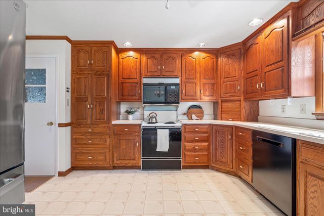 100 LOMBARDY DR, Middletown, MD 21769