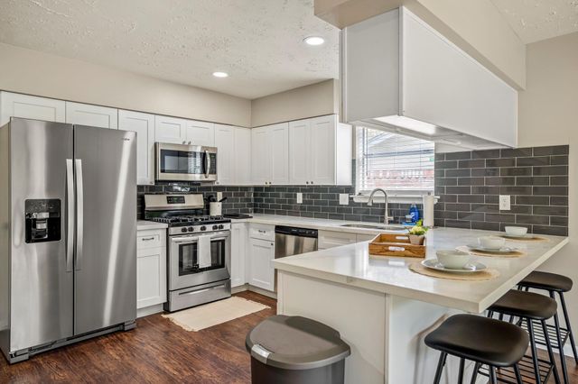 93 S Waxberry Road, The Woodlands, TX 77381